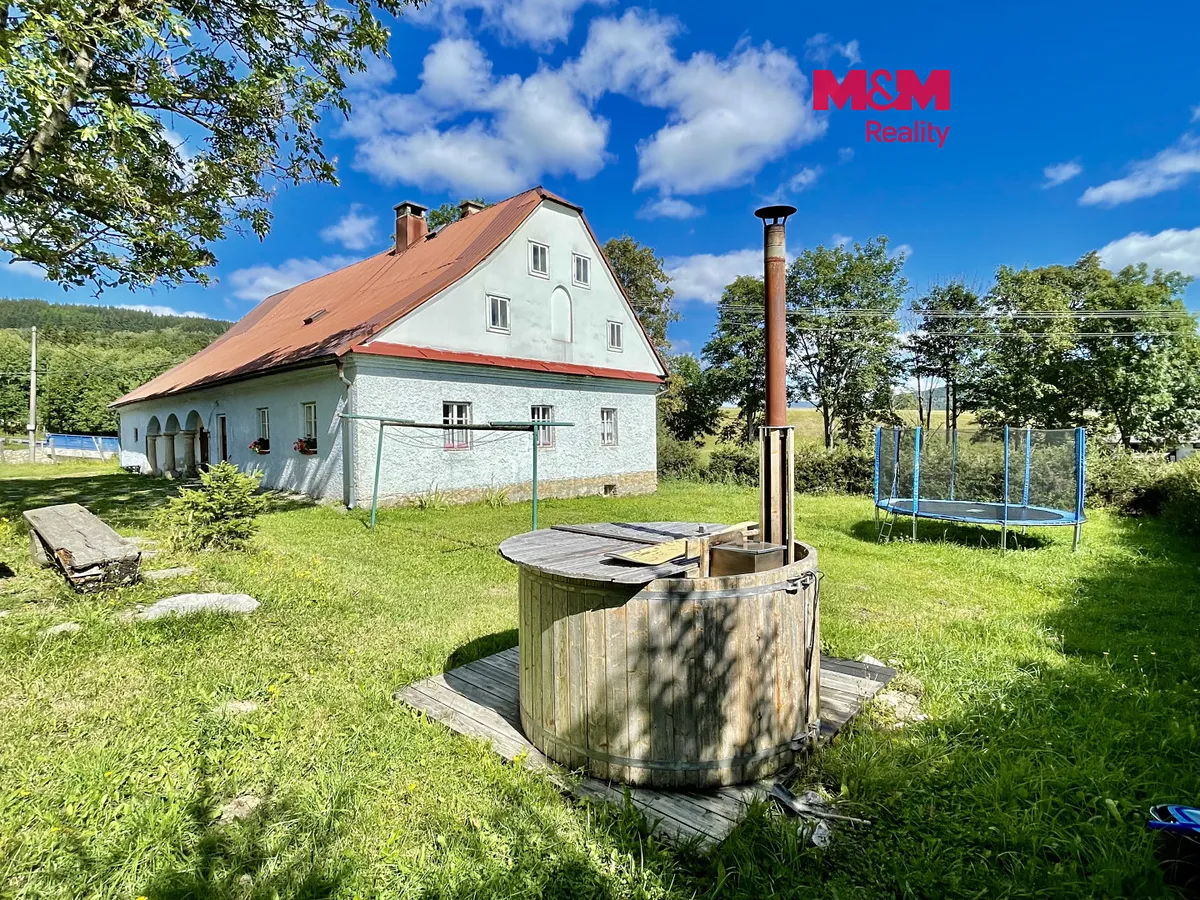 Prodej chalupy 330 m², pozemek 1286 m²